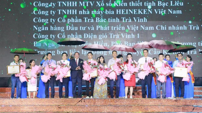 Khai mạc Festival 100 năm Dừa sáp Trà Vinh - Ảnh 3.