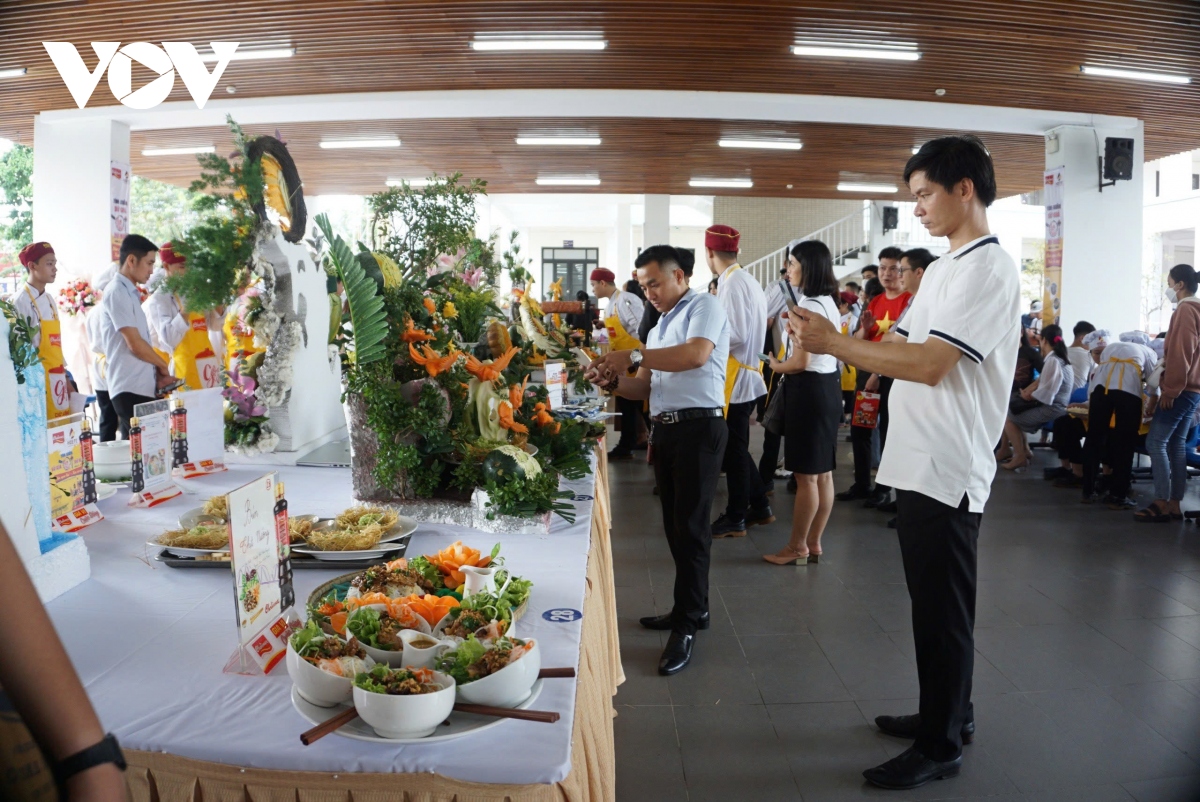 Huế hướng đến thành phố sáng tạo của UNESCO - Ảnh 2.