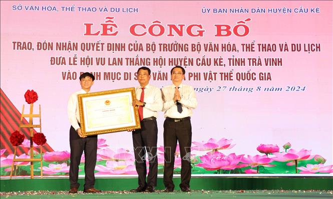 Trà Vinh công bố Di sản văn hóa phi vật thể cấp quốc gia Lễ hội Vu lan Thắng hội huyện Cầu Kè - Ảnh 2.