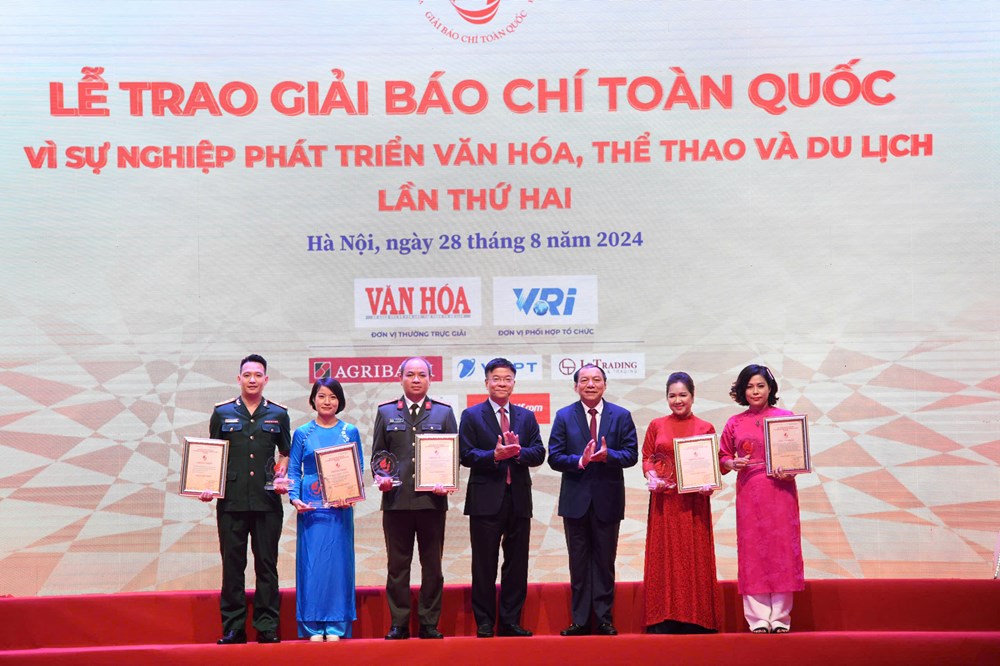 Trao giải Giải Báo chí toàn quốc “Vì sự nghiệp phát triển Văn hóa, Thể thao và Du lịch” lần thứ Hai - Ảnh 2.