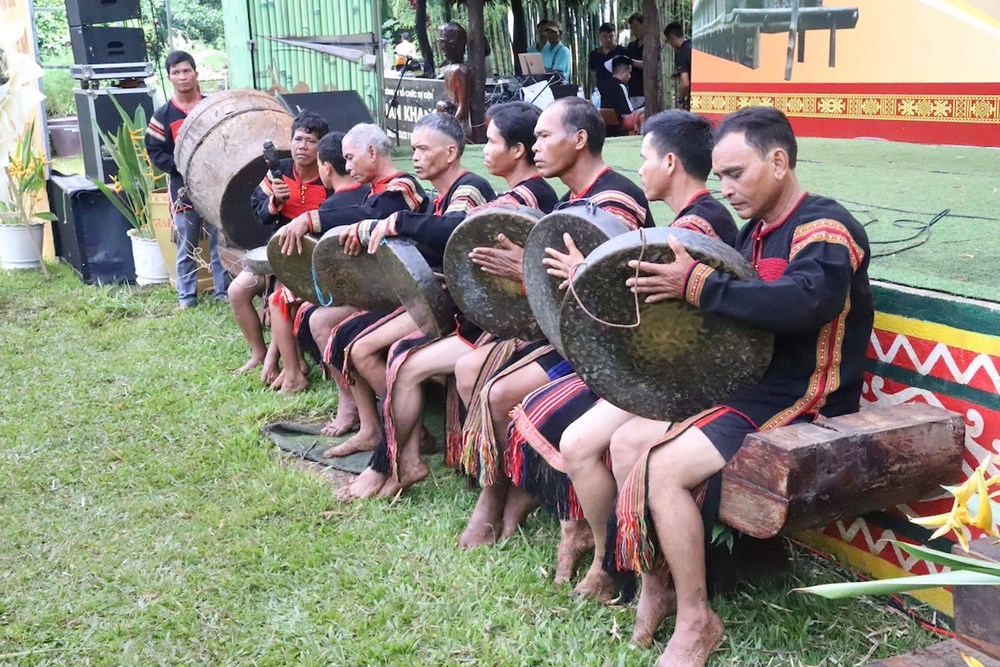 Di sản văn hóa cồng chiêng: Lấy con người làm trọng tâm bảo tồn - Ảnh 1.