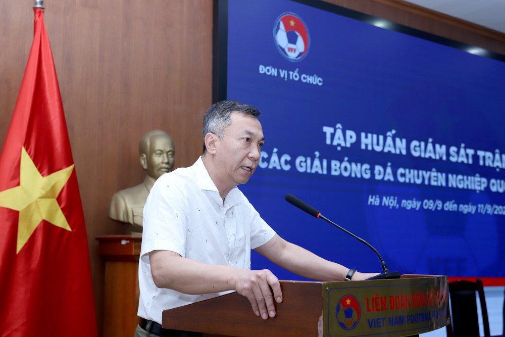 Tập huấn giám sát trận đấu các giải bóng đá quốc gia 2024/2025 - Ảnh 1.