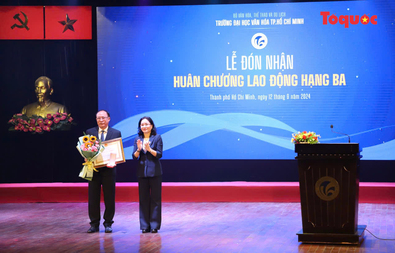 Buổi lễ khai giảng ấm áp của thầy và trò Trường Đại học Văn hóa TP. Hồ Chí Minh - Ảnh 1.