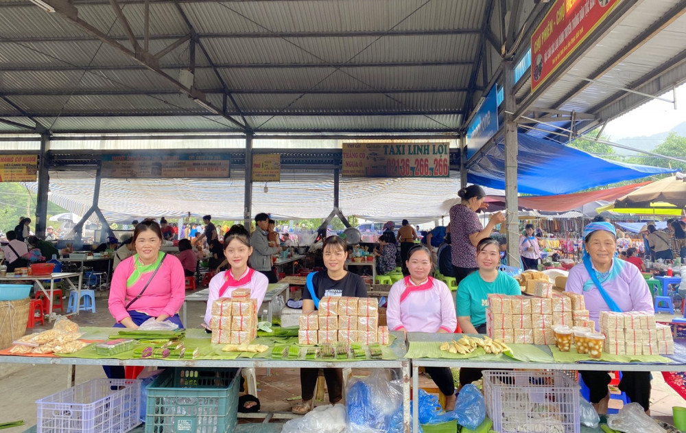 Lai Châu: Bảo tồn và phát huy văn hóa truyền thống gắn với phát triển du lịch - Ảnh 2.