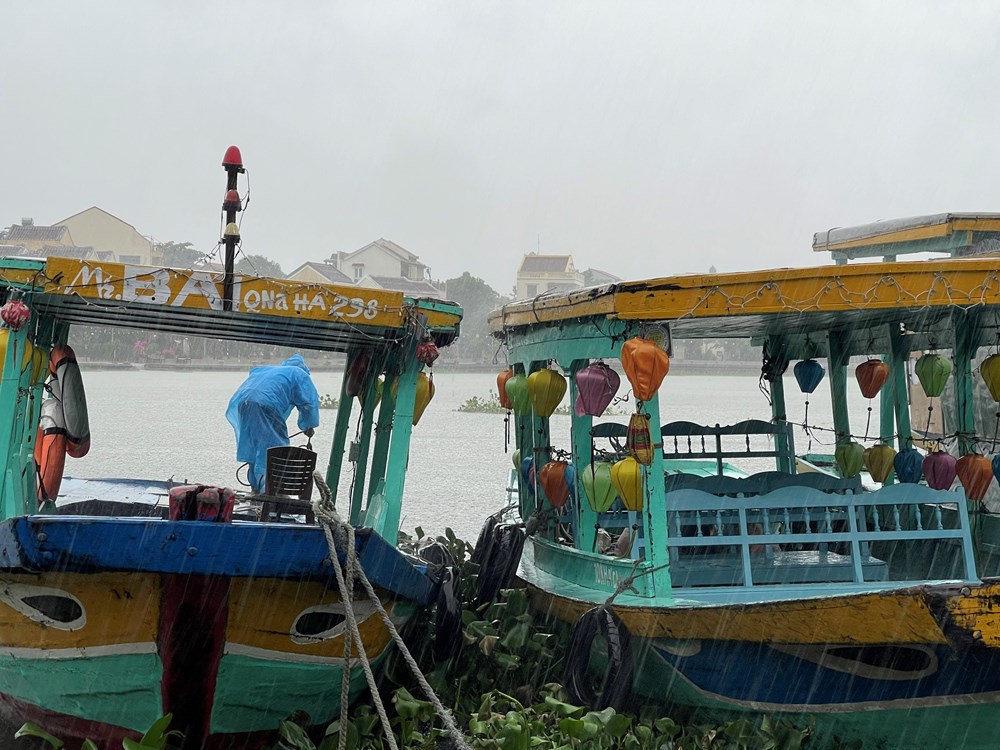 Quảng Nam chằng, chống di tích trước mùa mưa bão - Ảnh 2.