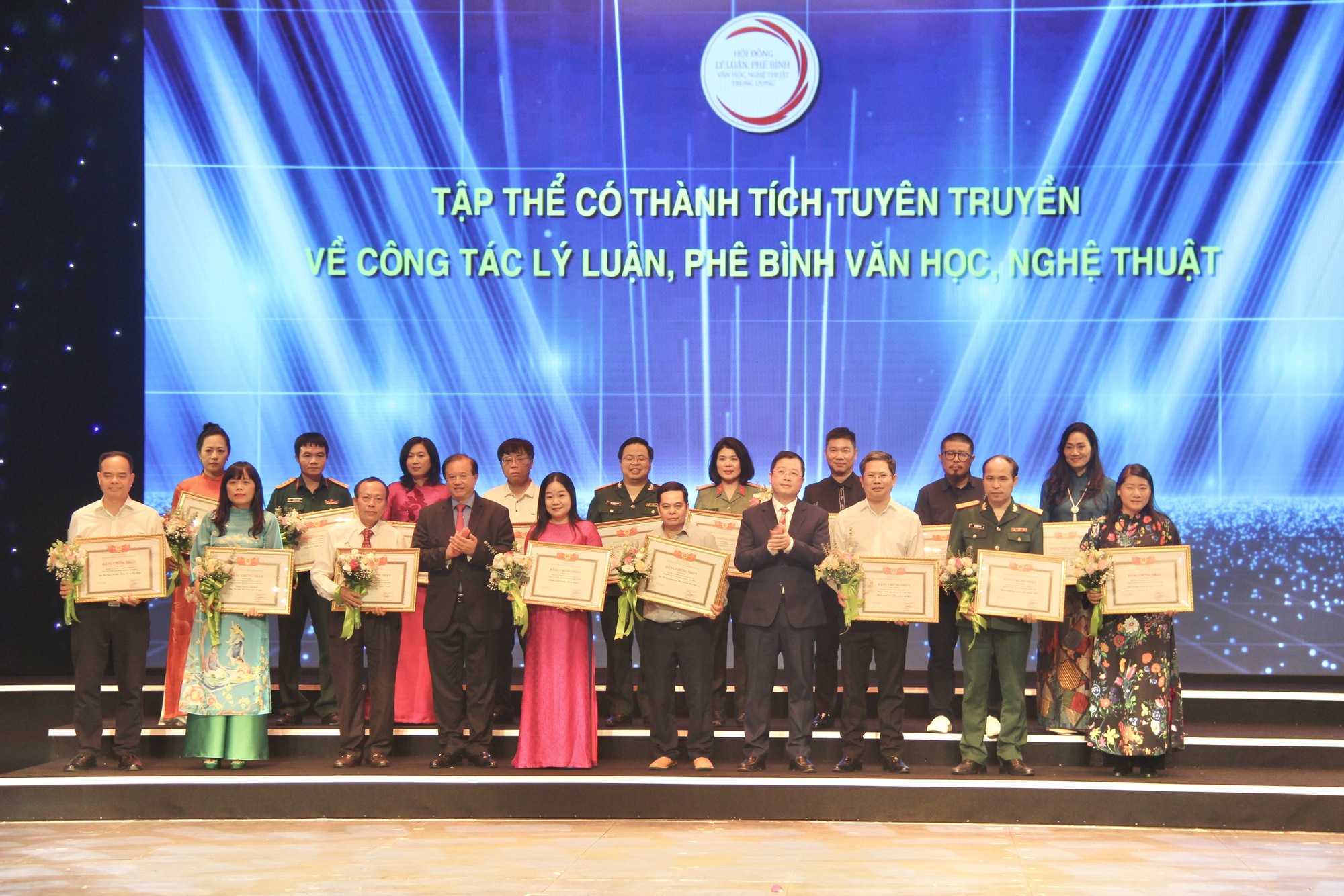 25 tác phẩm được trao Tặng thưởng lý luận, phê bình văn học, nghệ thuật năm 2023 - Ảnh 5.