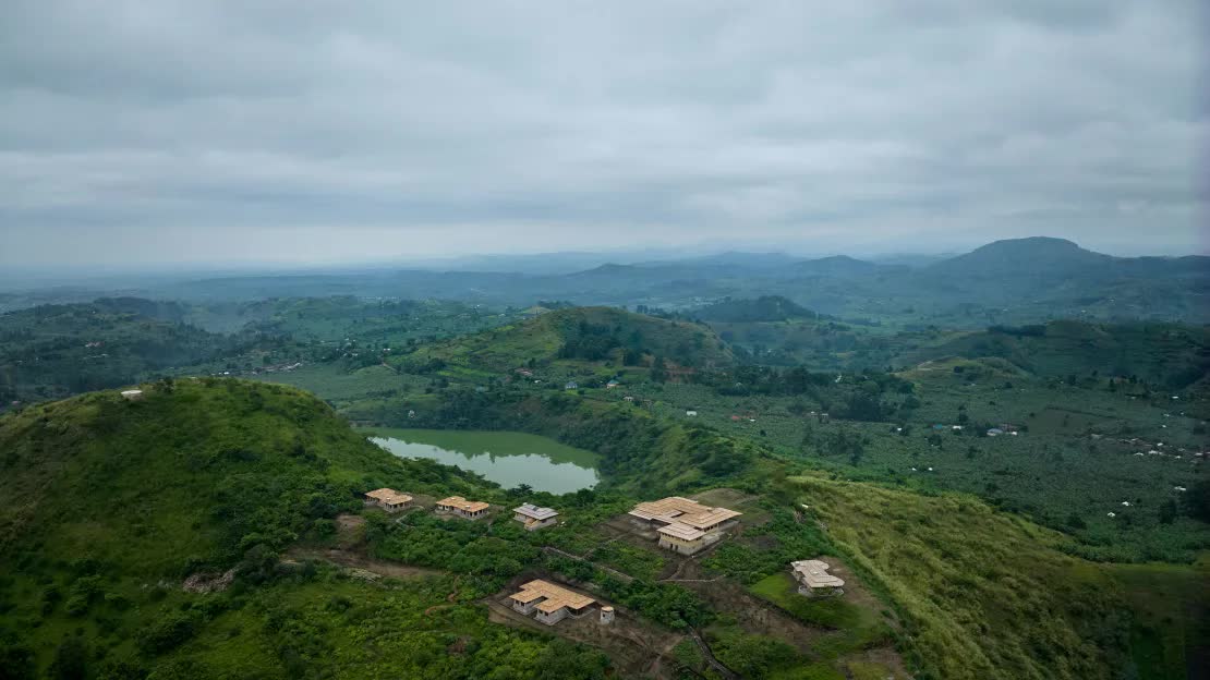 Uganda thúc đẩy trải nghiệm du lịch bền vững với mức giá lên tới 800 đô la một giờ - Ảnh 1.