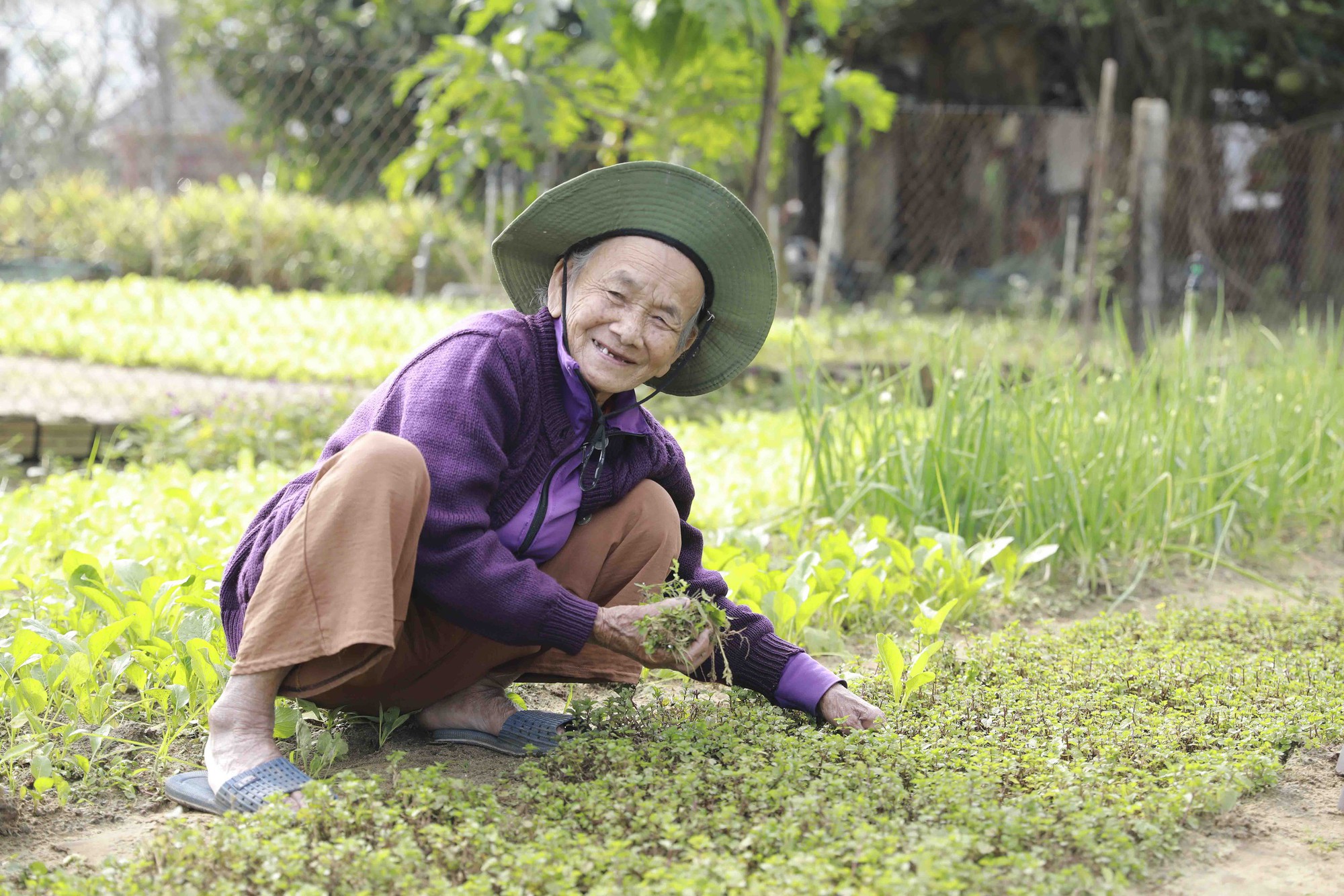 Khách quốc tế hào hứng tham quan, trải nghiệm tại Làng du lịch tốt nhất thế giới  - Ảnh 4.