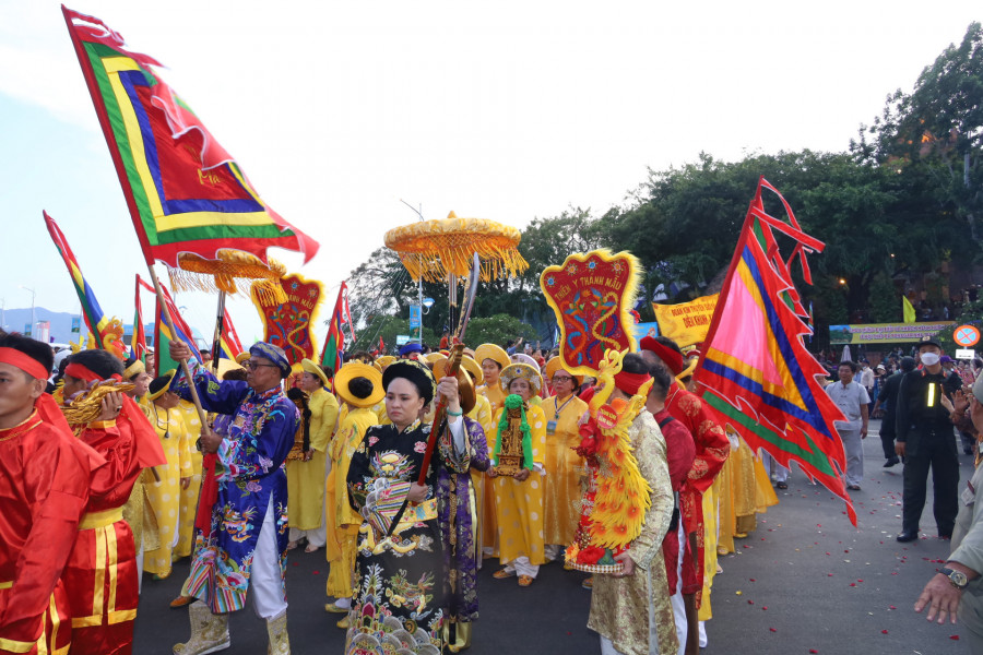 Khánh Hòa: Giữ gìn di sản văn hóa tâm linh - Ảnh 1.