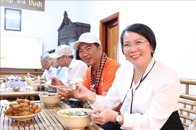 Phát triển sản phẩm du lịch từ các 'sứ giả văn hóa đặc biệt' - Bài 1: Câu chuyện văn hóa từ các món ăn - Ảnh 1.