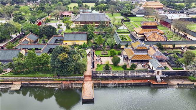 Ngày Chuyển đổi số Quốc gia 10/10: Huế đưa di sản vào kỷ nguyên số - Ảnh 2. Ngày Chuyển đổi số Quốc gia 10/10: Huế đưa di sản vào kỷ nguyên số - Ảnh 2.