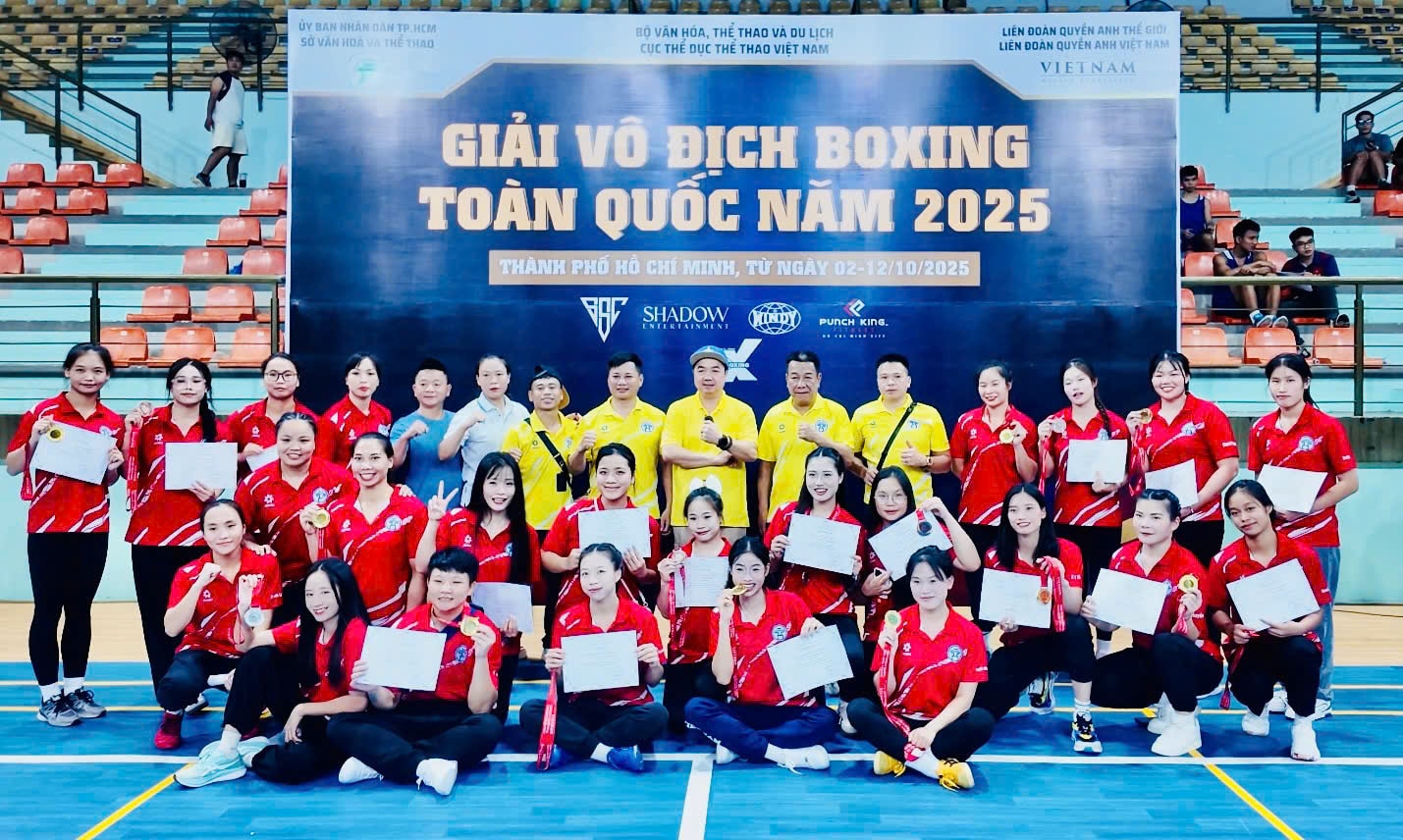 Boxing nữ Hà Nội giành ngôi Nhất toàn đoàn Giải vô địch boxing toàn quốc - Ảnh 1. Boxing nữ Hà Nội giành ngôi Nhất toàn đoàn Giải vô địch boxing toàn quốc - Ảnh 1.