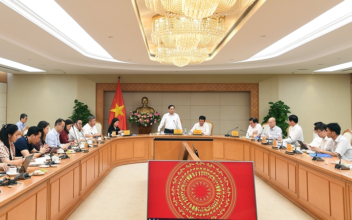 Phó Thủ tướng Bùi Thanh Sơn chủ trì họp rà soát tiến độ chuẩn bị tổ chức Hội chợ Mùa thu 2025