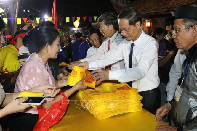 Lễ khai ấn và ban ấn đền Kiếp Bạc - Ảnh 2. Lễ khai ấn và ban ấn đền Kiếp Bạc - Ảnh 2.