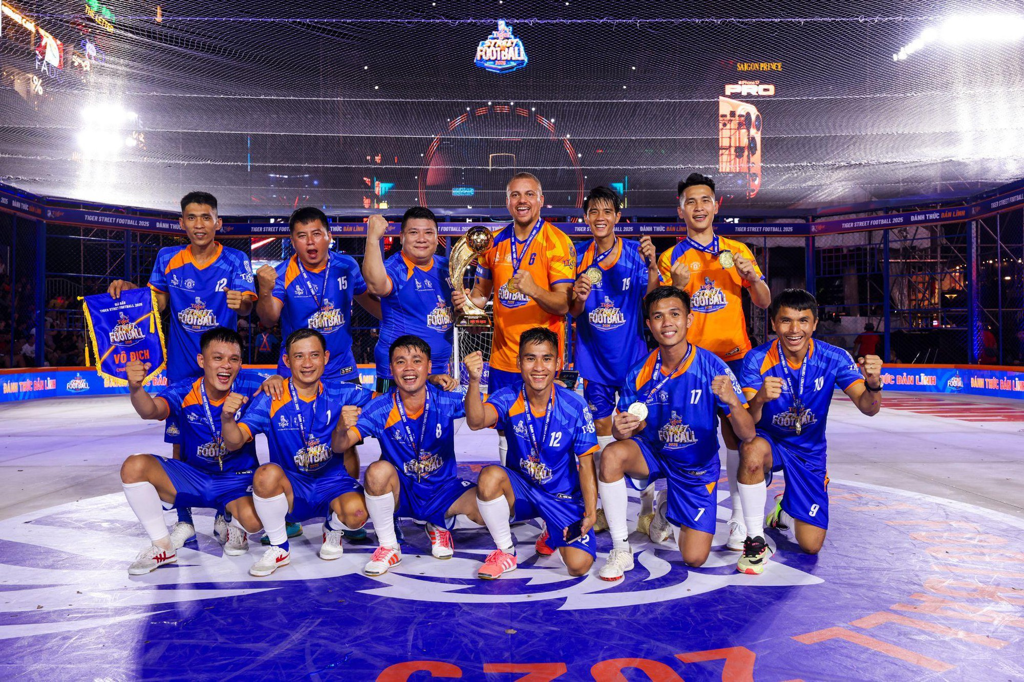 Đại diện miền Trung lên ngôi vô địch toàn quốc Lễ hội bóng đá đường phố Tiger Street Football 2025 - Ảnh 2. Đại diện miền Trung lên ngôi vô địch toàn quốc Lễ hội bóng đá đường phố Tiger Street Football 2025 - Ảnh 2.