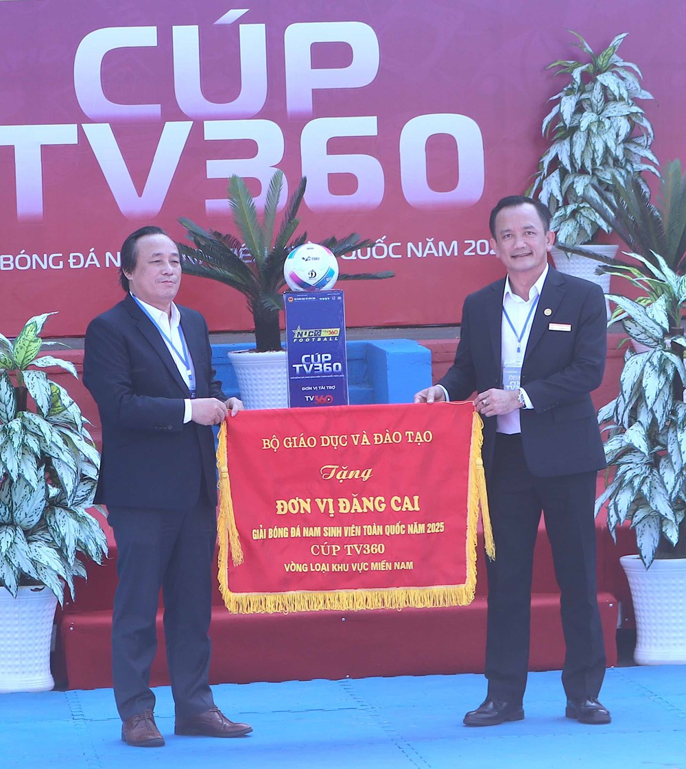 Sôi động Giải bóng đá nam sinh viên toàn quốc 2025 - Vòng loại khu vực miền Nam - Ảnh 3. Sôi động Giải bóng đá nam sinh viên toàn quốc 2025 - Vòng loại khu vực miền Nam - Ảnh 3.