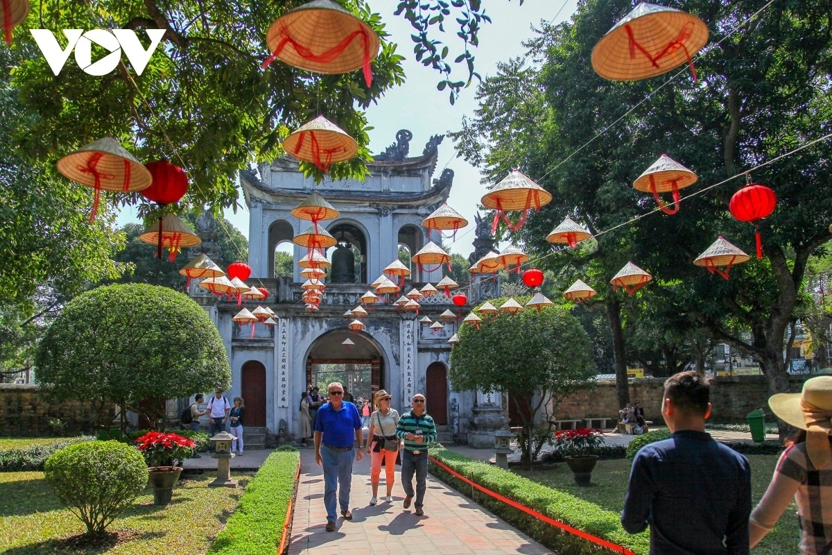 Củng cố niềm tin “chìa khóa” để du lịch Hà Nội bứt phá - Ảnh 1. Củng cố niềm tin “chìa khóa” để du lịch Hà Nội bứt phá - Ảnh 1.