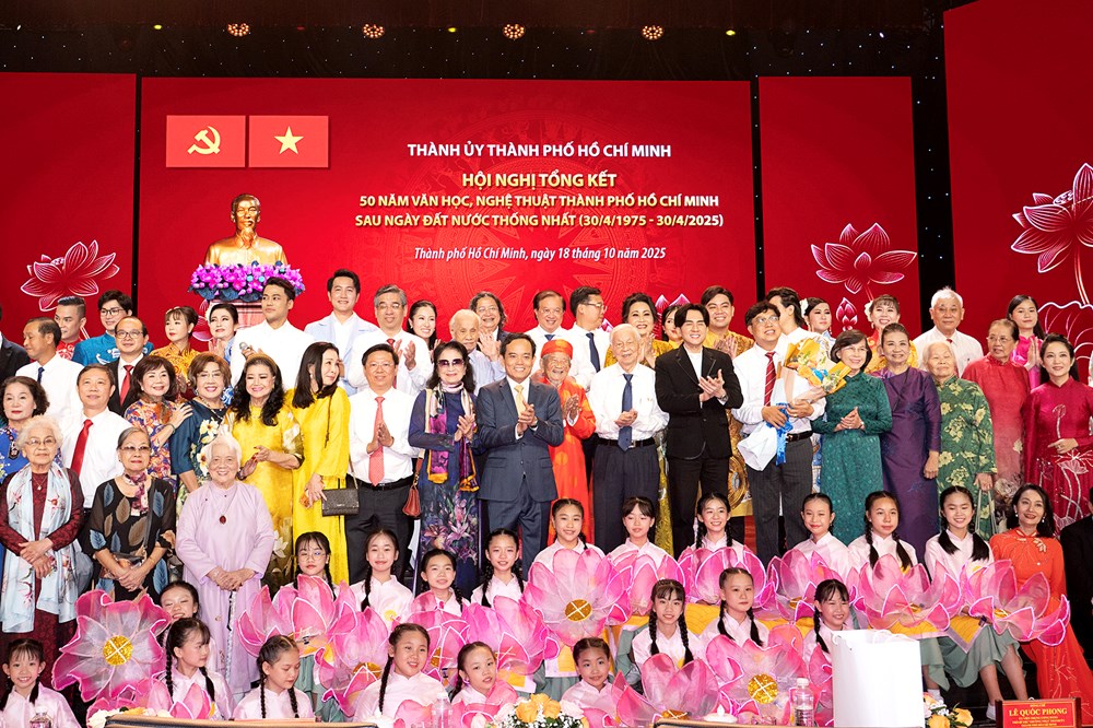 TP.HCM ưu tiên phát triển các không gian văn hóa, cộng đồng - Ảnh 4. TP.HCM ưu tiên phát triển các không gian văn hóa, cộng đồng - Ảnh 4.