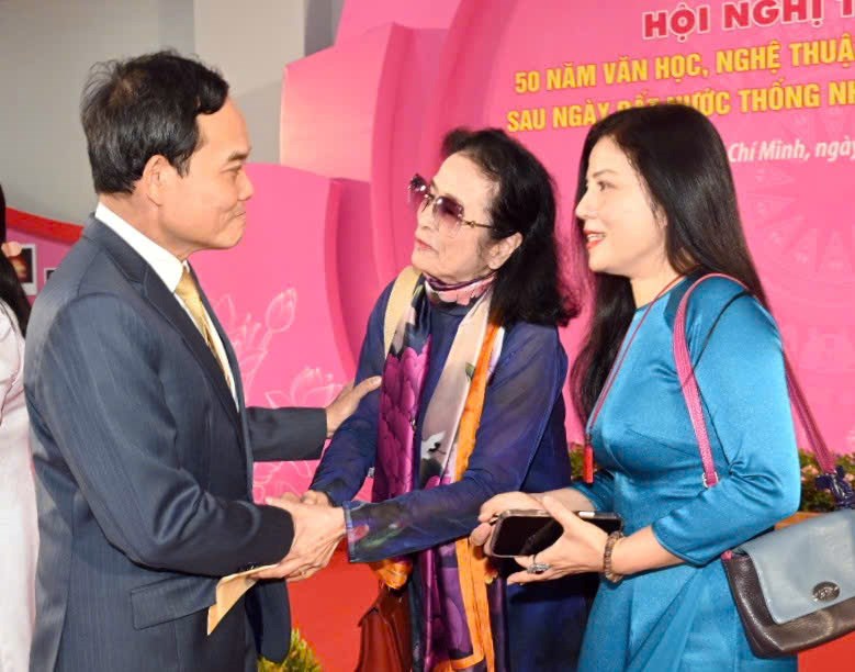 TP.HCM ưu tiên phát triển các không gian văn hóa, cộng đồng - Ảnh 2. TP.HCM ưu tiên phát triển các không gian văn hóa, cộng đồng - Ảnh 2.