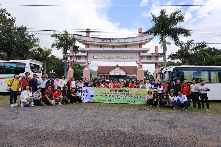 Đoàn Famtrip Cục Du lịch Quốc gia Việt Nam gặp gỡ ngành du lịch tỉnh Gia Lai - Ảnh 3. Đoàn Famtrip Cục Du lịch Quốc gia Việt Nam gặp gỡ ngành du lịch tỉnh Gia Lai - Ảnh 3.