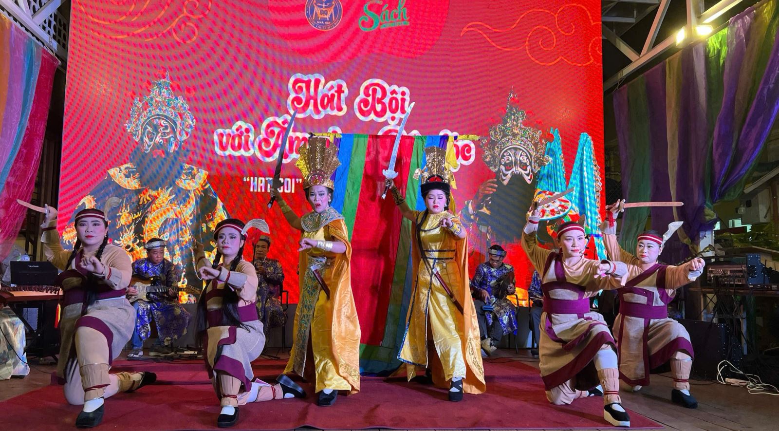 TP Hồ Chí Minh: Lan tỏa nét đẹp nghệ thuật cổ truyền đến giới trẻ - Ảnh 3. TP Hồ Chí Minh: Lan tỏa nét đẹp nghệ thuật cổ truyền đến giới trẻ - Ảnh 3.