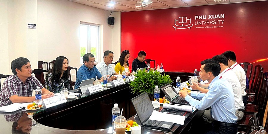  Cục Du lịch Quốc gia Việt Nam kiểm tra công tác quản lý nhà nước và hoạt động kinh doanh lữ hành tại Huế - Ảnh 2.