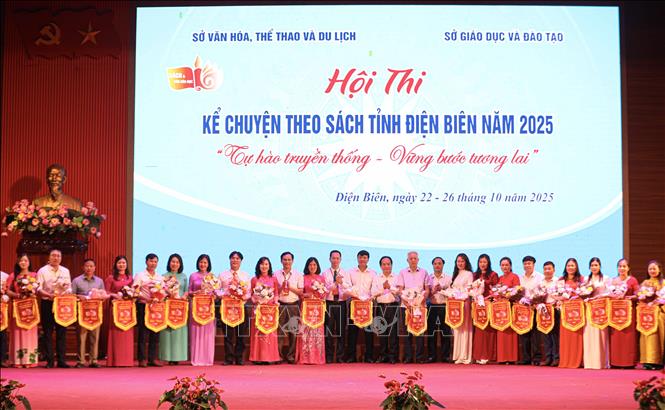 Điện Biên: Khơi dậy niềm say mê đọc sách và lan tỏa giá trị văn hóa đọc trong cộng đồng - Ảnh 2. Điện Biên: Khơi dậy niềm say mê đọc sách và lan tỏa giá trị văn hóa đọc trong cộng đồng - Ảnh 2.