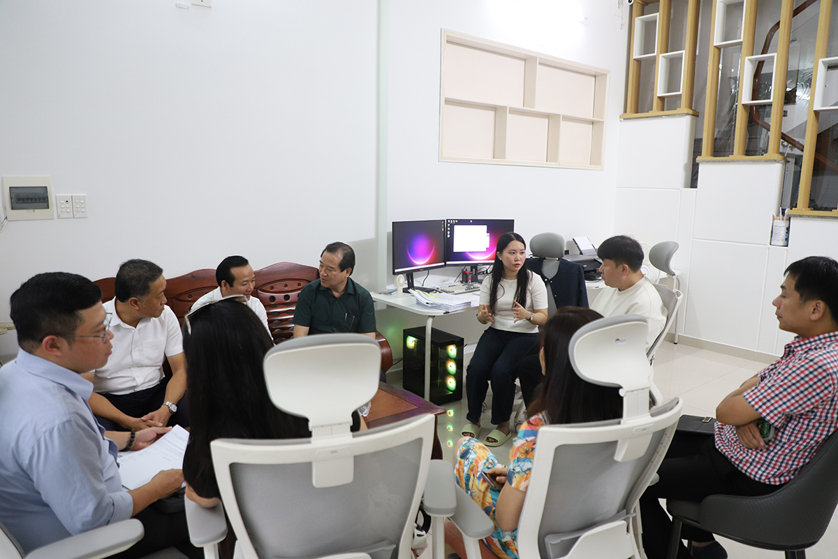 Cục Du lịch Quốc gia Việt Nam kiểm tra việc chấp hành quy định pháp luật về du lịch tại TP Đà Nẵng - Ảnh 7. Cục Du lịch Quốc gia Việt Nam kiểm tra việc chấp hành quy định pháp luật về du lịch tại TP Đà Nẵng - Ảnh 7.