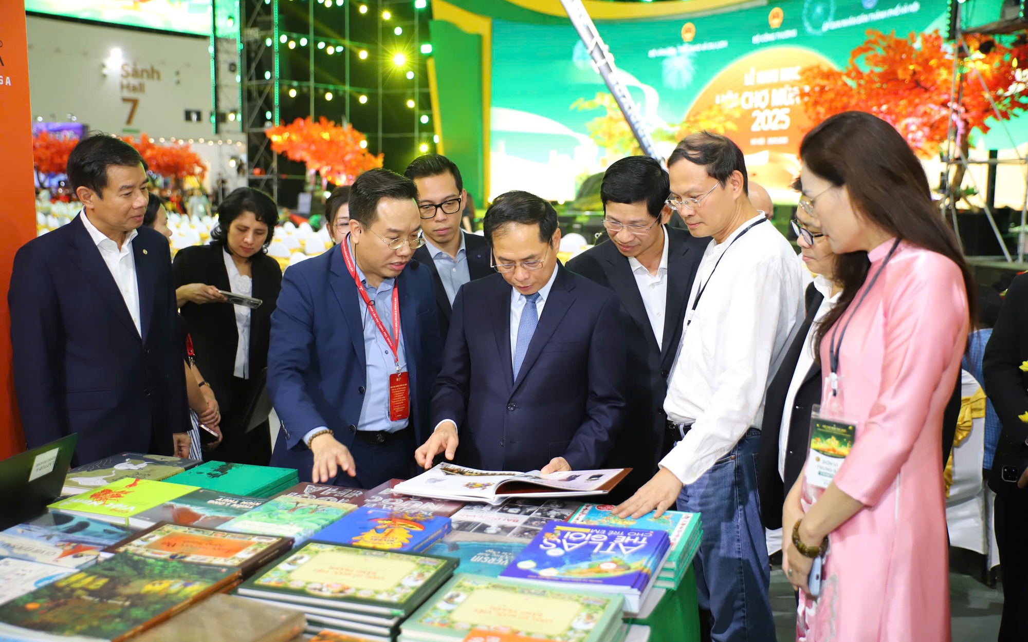 Phó Thủ tướng Bùi Thanh Sơn kiểm tra công tác chuẩn bị Hội chợ mùa Thu 2025