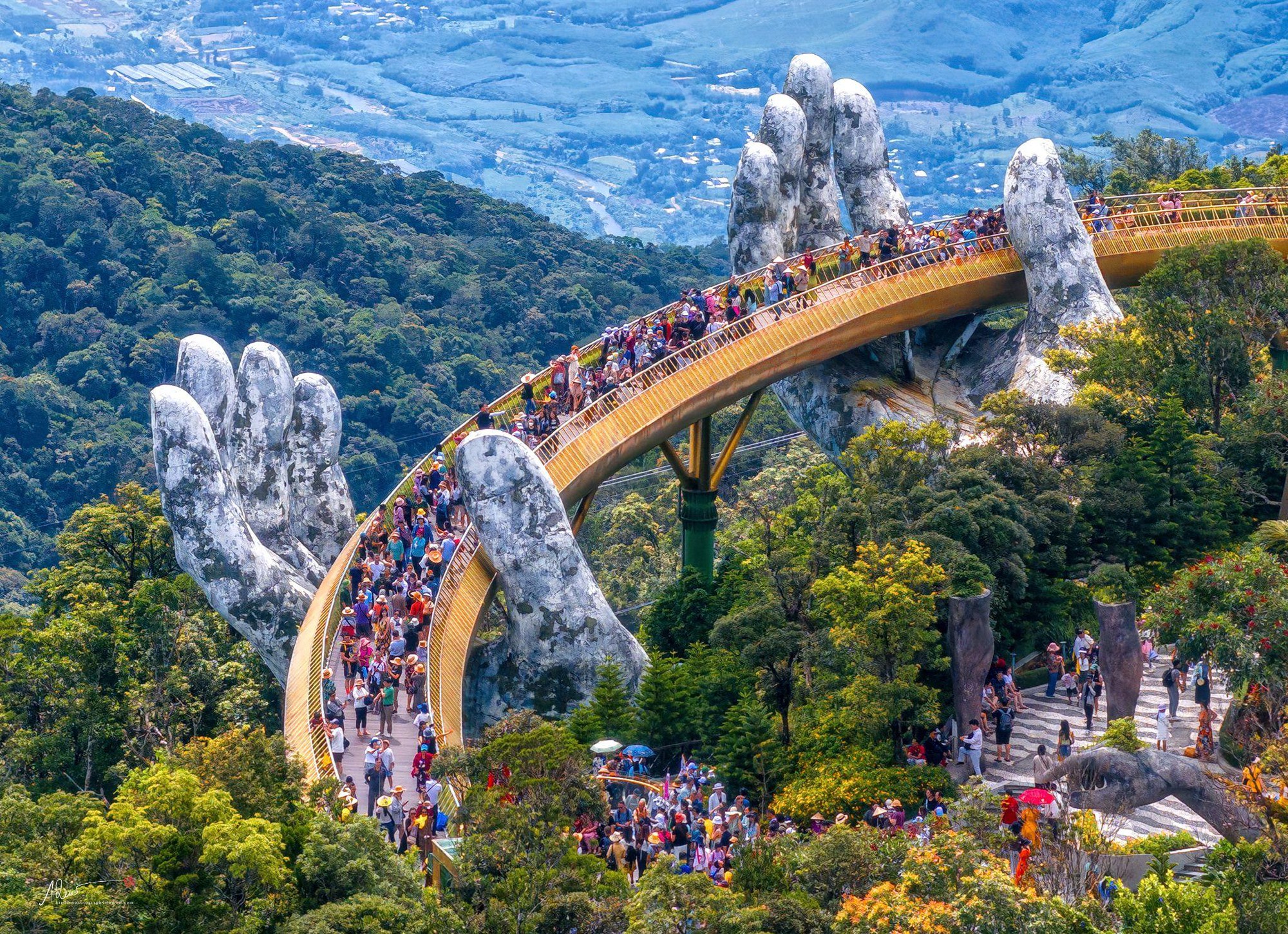 Báo chí châu Âu gọi Bà Nà Hills là điểm dừng chân đặc sắc nhất Đông Nam Á - Ảnh 4. Báo chí châu Âu gọi Bà Nà Hills là điểm dừng chân đặc sắc nhất Đông Nam Á - Ảnh 4.