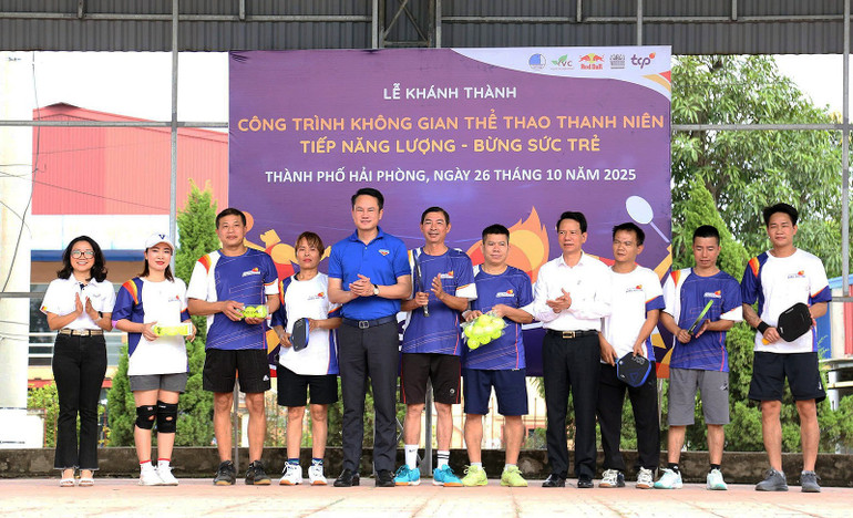 Khánh thành công trình thể thao thanh niên phục vụ gần 20 nghìn người dân - Ảnh 4. Khánh thành công trình thể thao thanh niên phục vụ gần 20 nghìn người dân - Ảnh 4.