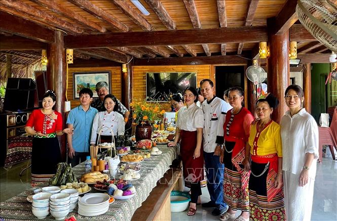 Ẩm thực độc đáo tăng sức hấp dẫn cho du lịch Nghệ An - Ảnh 1. Ẩm thực độc đáo tăng sức hấp dẫn cho du lịch Nghệ An - Ảnh 1.