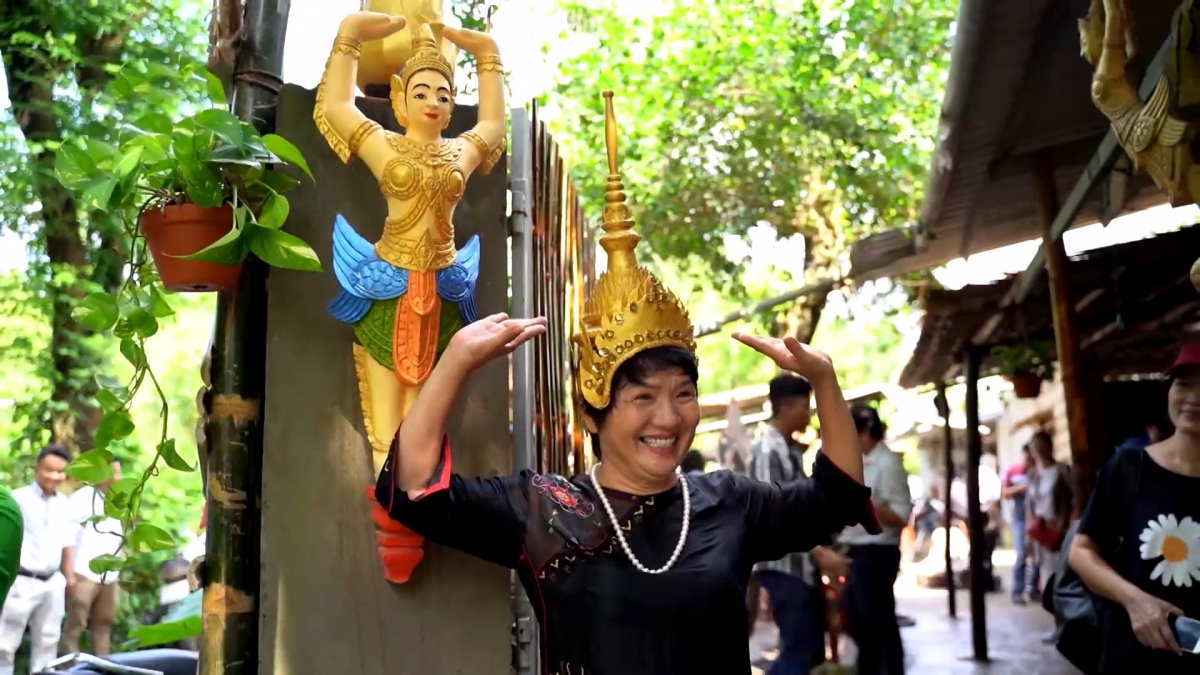 Vinh Long អភិវឌ្ឍន៍ទេសចរណ៍ ផ្សារភ្ជាប់នឹងការរក្សាអត្តសញ្ញាណវប្បធម៌ខ្មែរ - រូបថត ៦. Vĩnh Long phát triển du lịch gắn với bảo tồn bản sắc văn hóa Khmer - Ảnh 6.