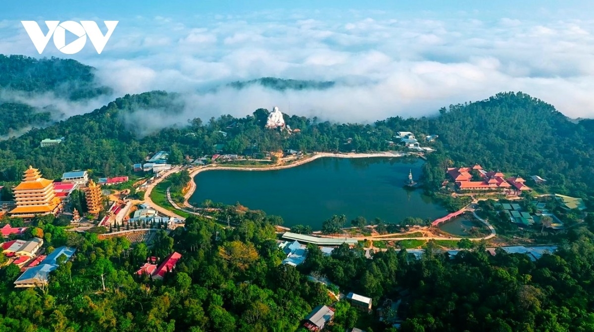 Quảng bá du lịch An Giang tại Hội chợ mùa Thu 2025 - Ảnh 2. Quảng bá du lịch An Giang tại Hội chợ mùa Thu 2025 - Ảnh 2.