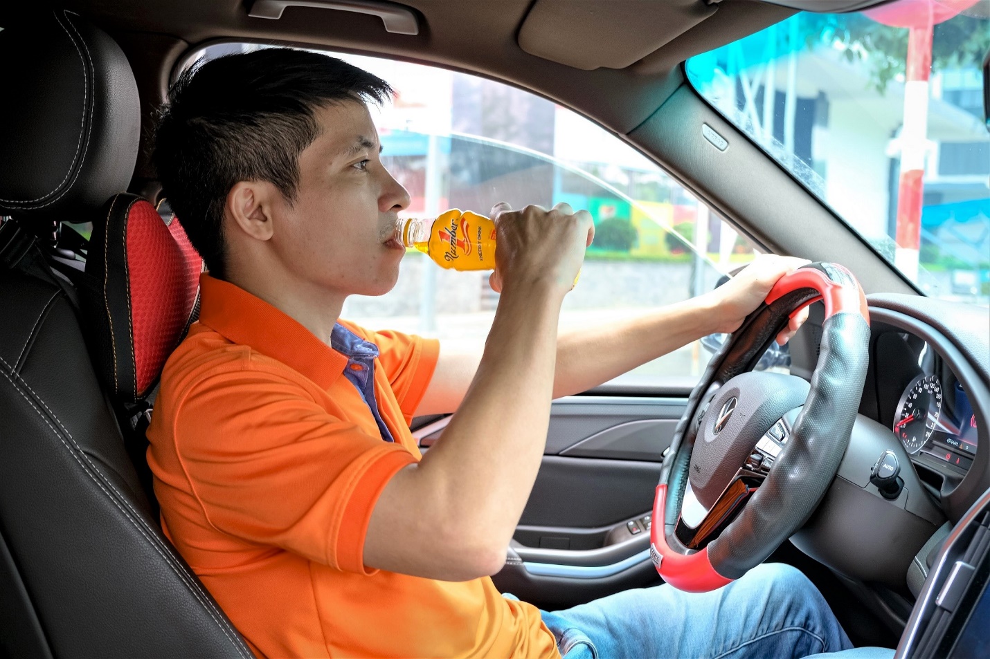 Từ ánh đèn pha đến ngọn lửa đam mê: Number 1 tiếp sức cho nỗ lực chinh phục ước mơ của người trẻ Việt - Ảnh 1. Từ ánh đèn pha đến ngọn lửa đam mê: Number 1 tiếp sức cho nỗ lực chinh phục ước mơ của người trẻ Việt - Ảnh 1.