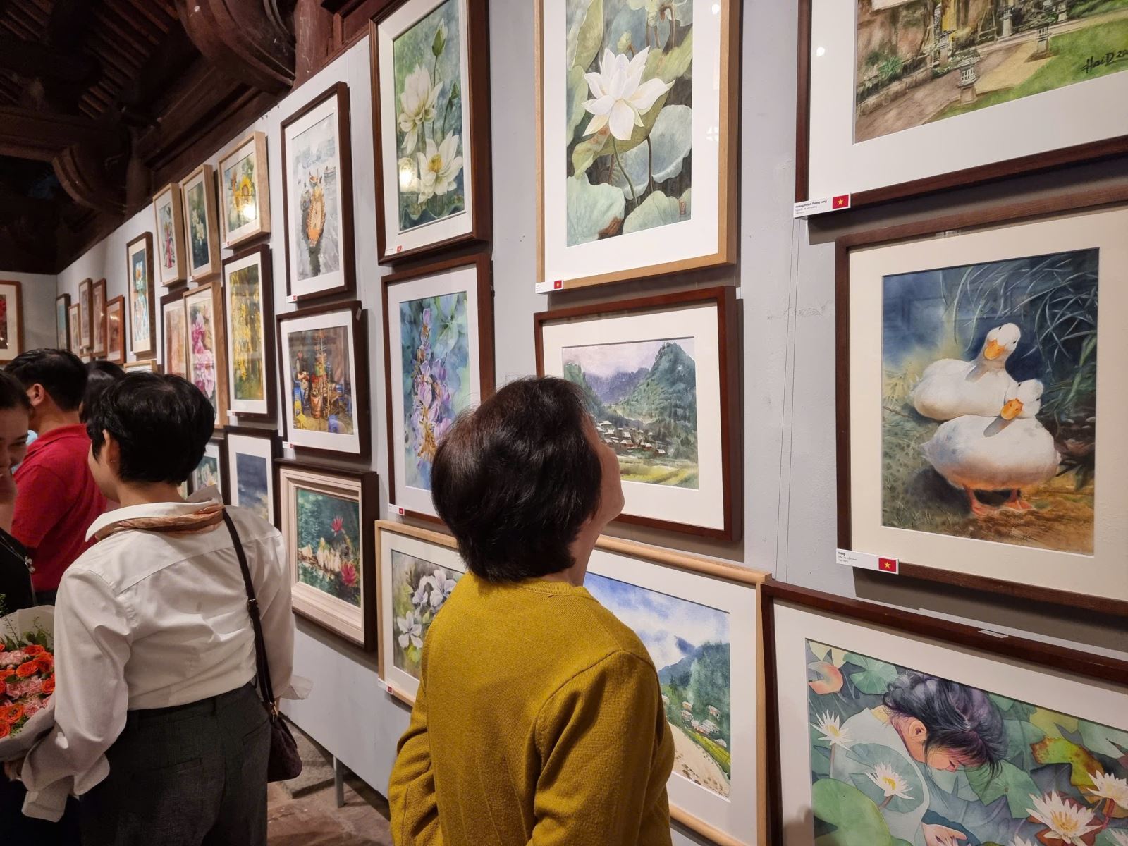 Triển lãm tranh màu nước quốc tế ‘Hành trình kết nối’ - Ảnh 1. Triển lãm tranh màu nước quốc tế ‘Hành trình kết nối’ - Ảnh 1.