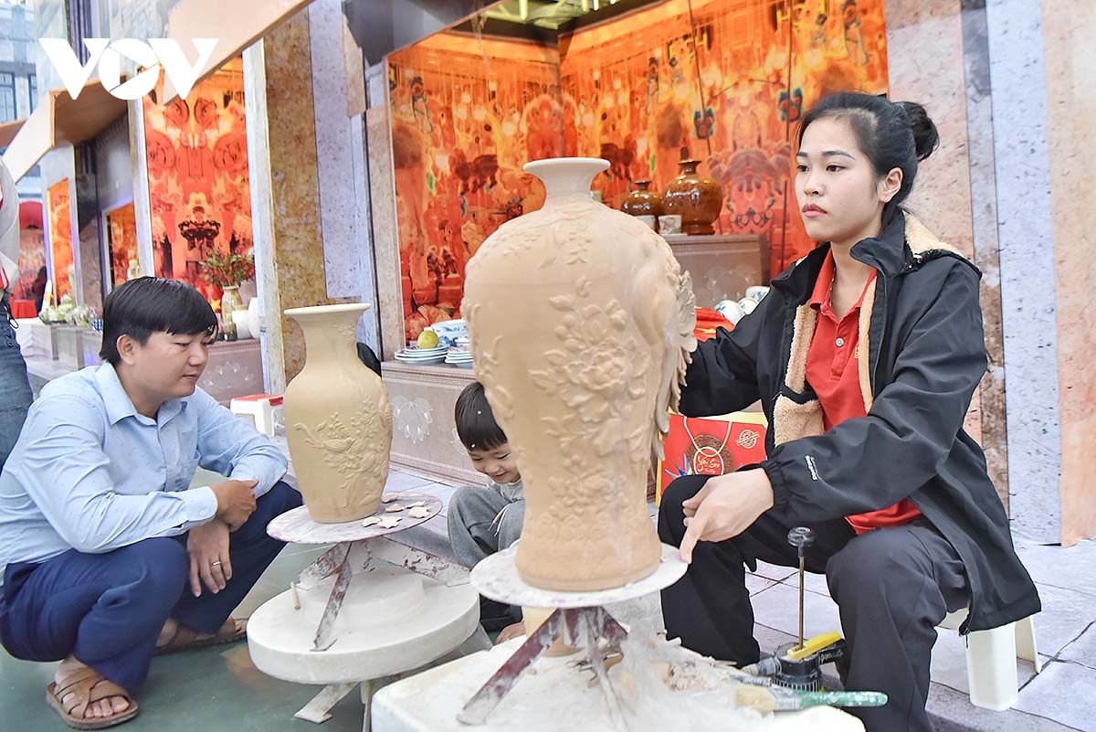 Bức tranh văn hóa đa sắc từ truyền thống tới hiện đại tại Hội chợ mùa Thu 2025 - Ảnh 1. Bức tranh văn hóa đa sắc từ truyền thống tới hiện đại tại Hội chợ mùa Thu 2025 - Ảnh 1.
