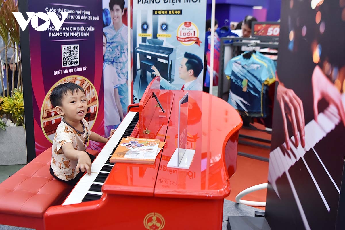Bức tranh văn hóa đa sắc từ truyền thống tới hiện đại tại Hội chợ mùa Thu 2025 - Ảnh 5. Bức tranh văn hóa đa sắc từ truyền thống tới hiện đại tại Hội chợ mùa Thu 2025 - Ảnh 5.