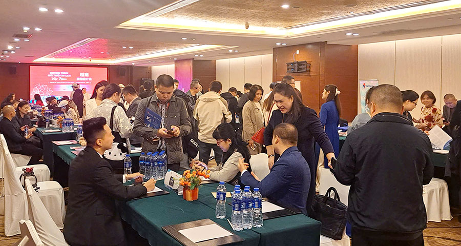 Xúc tiến du lịch Việt Nam tại Thành Đô: Khai thác tiềm năng hợp tác phát triển, tăng cường thu hút khách Trung Quốc đến Việt Nam - Ảnh 9. Xúc tiến du lịch Việt Nam tại Thành Đô: Khai thác tiềm năng hợp tác phát triển, tăng cường thu hút khách Trung Quốc đến Việt Nam - Ảnh 9.