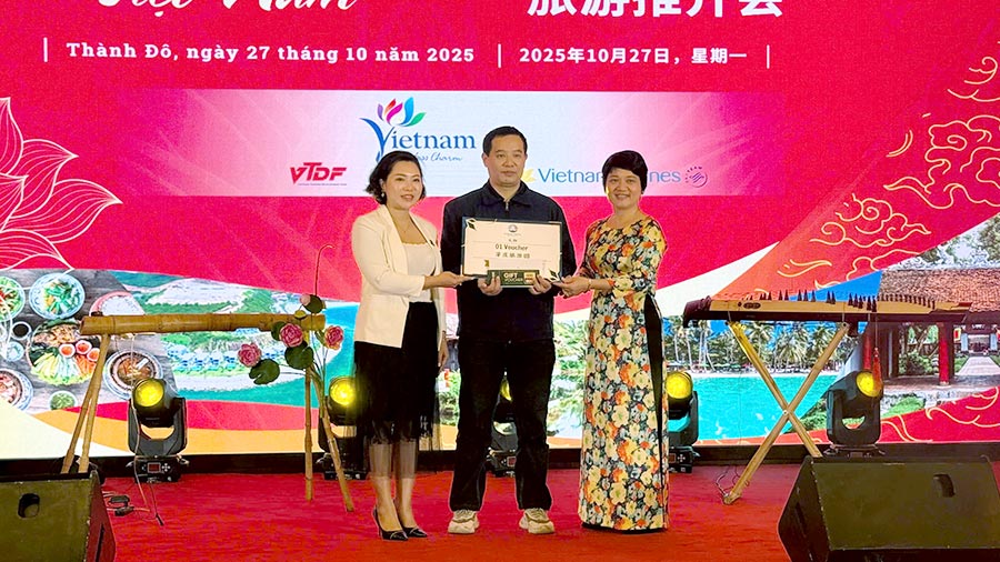 Xúc tiến du lịch Việt Nam tại Thành Đô: Khai thác tiềm năng hợp tác phát triển, tăng cường thu hút khách Trung Quốc đến Việt Nam - Ảnh 7. Xúc tiến du lịch Việt Nam tại Thành Đô: Khai thác tiềm năng hợp tác phát triển, tăng cường thu hút khách Trung Quốc đến Việt Nam - Ảnh 7.
