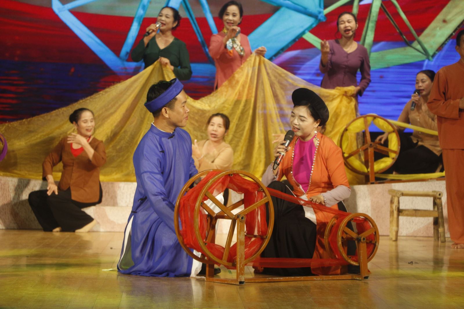 Khai thác Di sản dân ca ví, giặm: Nét du lịch đặc sắc của xứ Nghệ - Ảnh 2. Khai thác Di sản dân ca ví, giặm: Nét du lịch đặc sắc của xứ Nghệ - Ảnh 2.