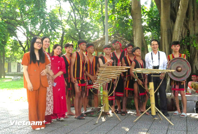 Tôn vinh di sản UNESCO: Khi âm nhạc của đồng bào dân tộc hòa nhịp thời đại - Ảnh 3. Tôn vinh di sản UNESCO: Khi âm nhạc của đồng bào dân tộc hòa nhịp thời đại - Ảnh 3.