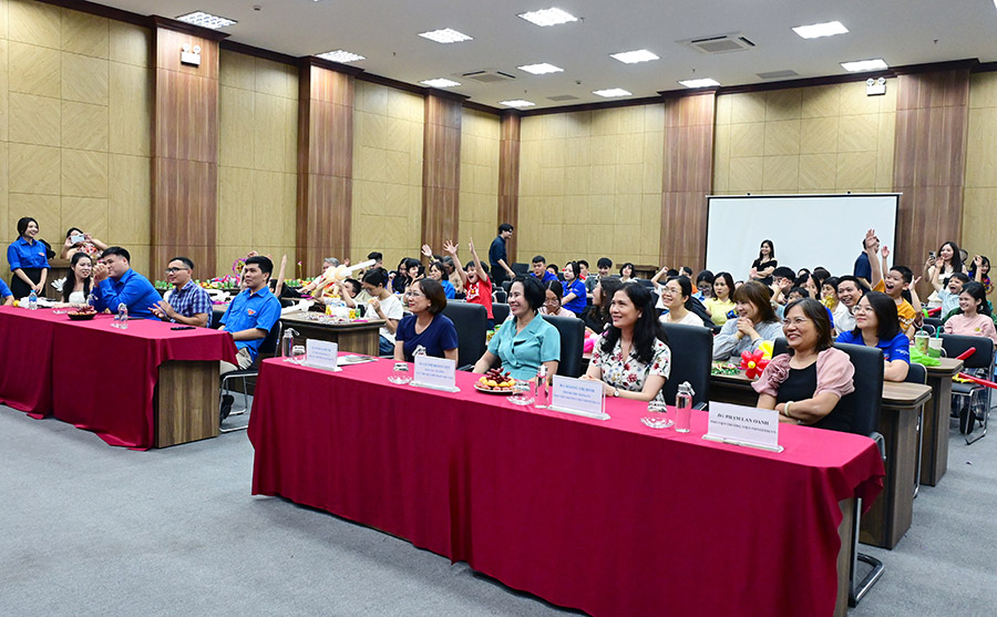 Đoàn Thanh niên Cục Du lịch Quốc gia Việt Nam tổ chức Chương trình Đêm hội Trăng rằm 2025 - Ảnh 1.