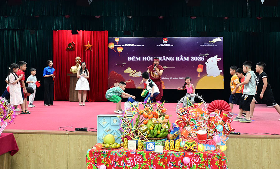 Đoàn Thanh niên Cục Du lịch Quốc gia Việt Nam tổ chức Chương trình Đêm hội Trăng rằm 2025 - Ảnh 5.