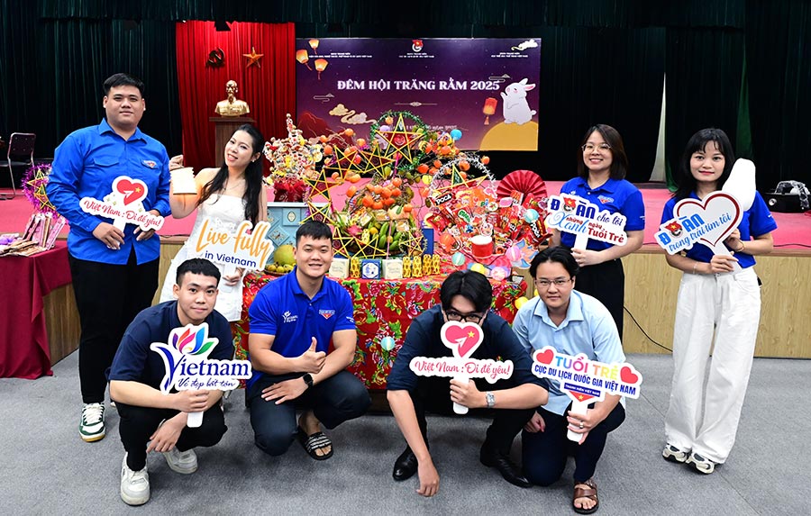 Đoàn Thanh niên Cục Du lịch Quốc gia Việt Nam tổ chức Chương trình Đêm hội Trăng rằm 2025 - Ảnh 19.