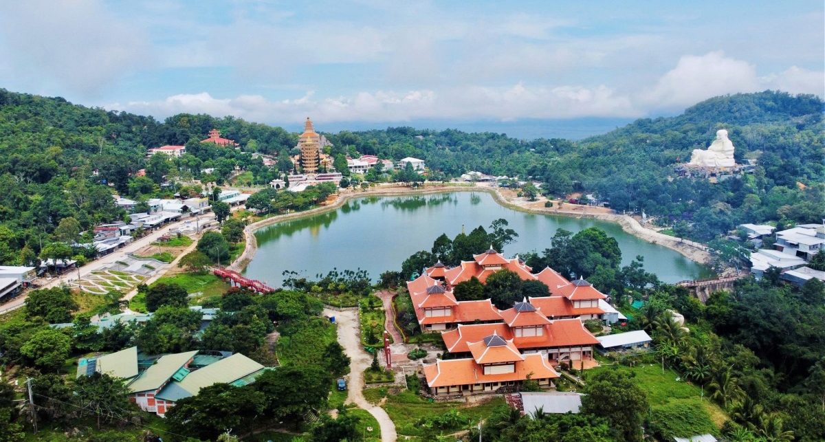 Du lịch An Giang đa dạng sản phẩm, vươn tầm quốc tế - Ảnh 1.
