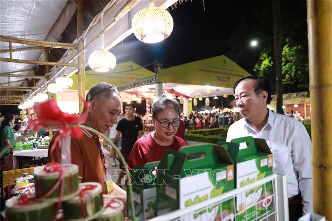 Liên hoan văn hóa ẩm thực xứ Thanh 'Đậm bản sắc, bùng tinh hoa' - Ảnh 2. Liên hoan văn hóa ẩm thực xứ Thanh 'Đậm bản sắc, bùng tinh hoa' - Ảnh 2.