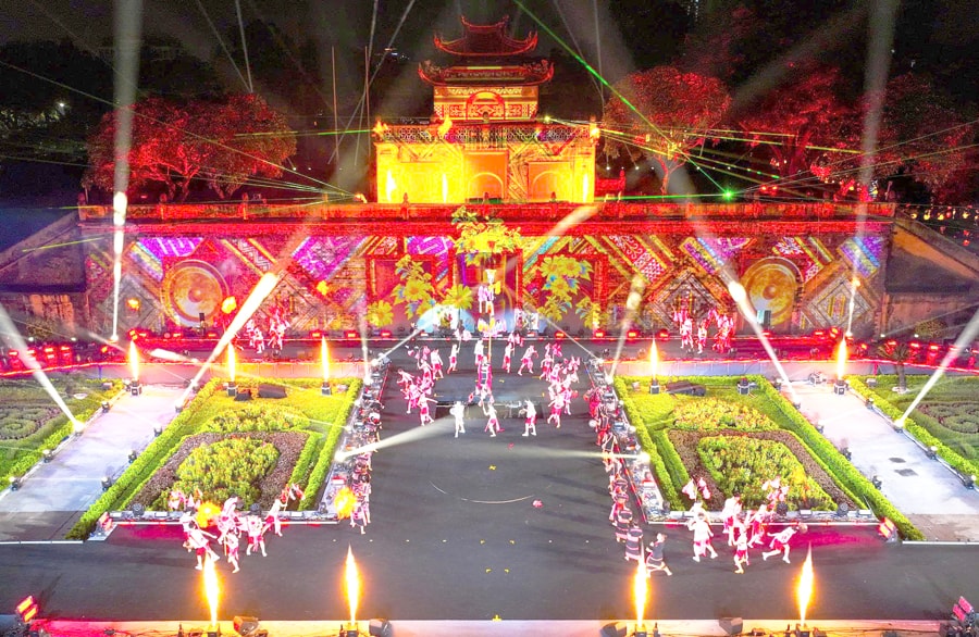 ການທ່ອງທ່ຽວຫວຽດນາມໃນລະດູການສູງສຸດໃນທ້າຍປີ: ເລັ່ງລັດດຶງດູດນັກທ່ອງທ່ຽວສາກົນ - ຮູບທີ 1. Du lịch Việt Nam vào mùa cao điểm cuối năm:Tăng tốc hút khách quốc tế - Ảnh 1.