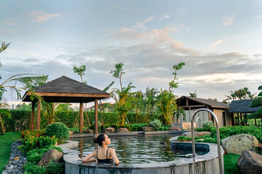 TP. Hồ Chí Minh khai thác 'mỏ vàng' du lịch y tế, liên kết vùng xây sản phẩm cao cấp - Ảnh 2. TP. Hồ Chí Minh khai thác 'mỏ vàng' du lịch y tế, liên kết vùng xây sản phẩm cao cấp - Ảnh 2.