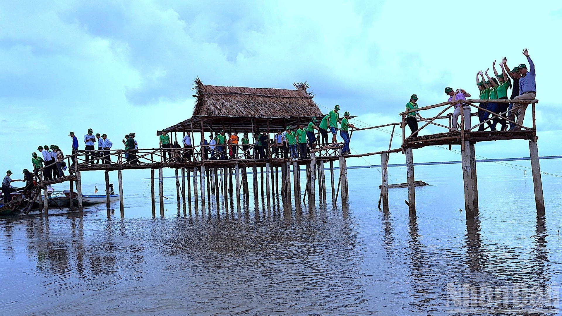 Ca Mau “ទាញយកប្រយោជន៍ពីស្ថានភាព” ដើម្បីអភិវឌ្ឍន៍ទេសចរណ៍ - រូបថត ១. Cà Mau “thuận thế đẩy thuyền” để phát triển du lịch - Ảnh 1.